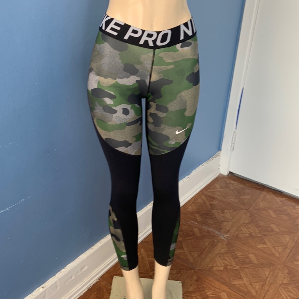 Nike pro leggings size S